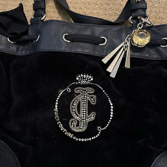 Juicy couture purse with bows and keychain - Picture 2 of 4